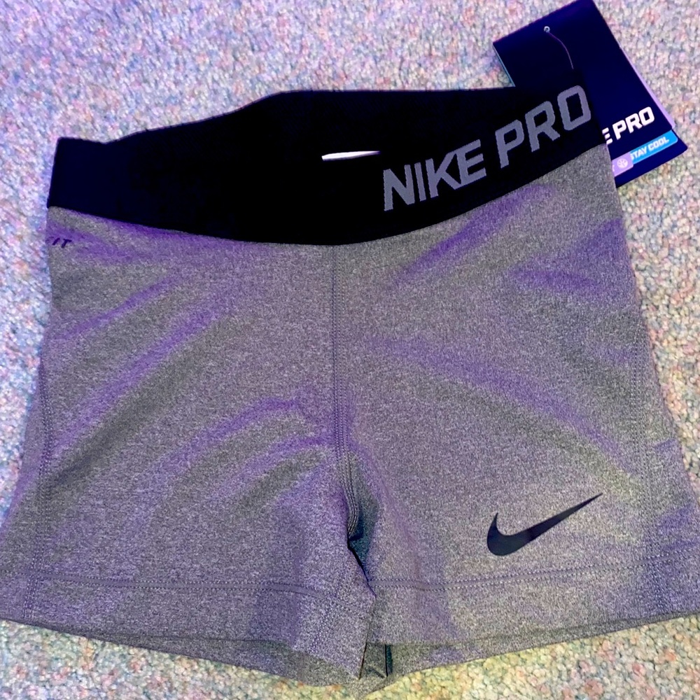Gray Nike Pro’s